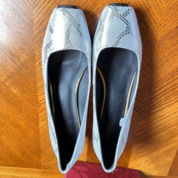 TinaCus Women's Genuine Leather
Handmade Square Toe Low
Block Heels Stylish Loaf - Picture 4 of 7